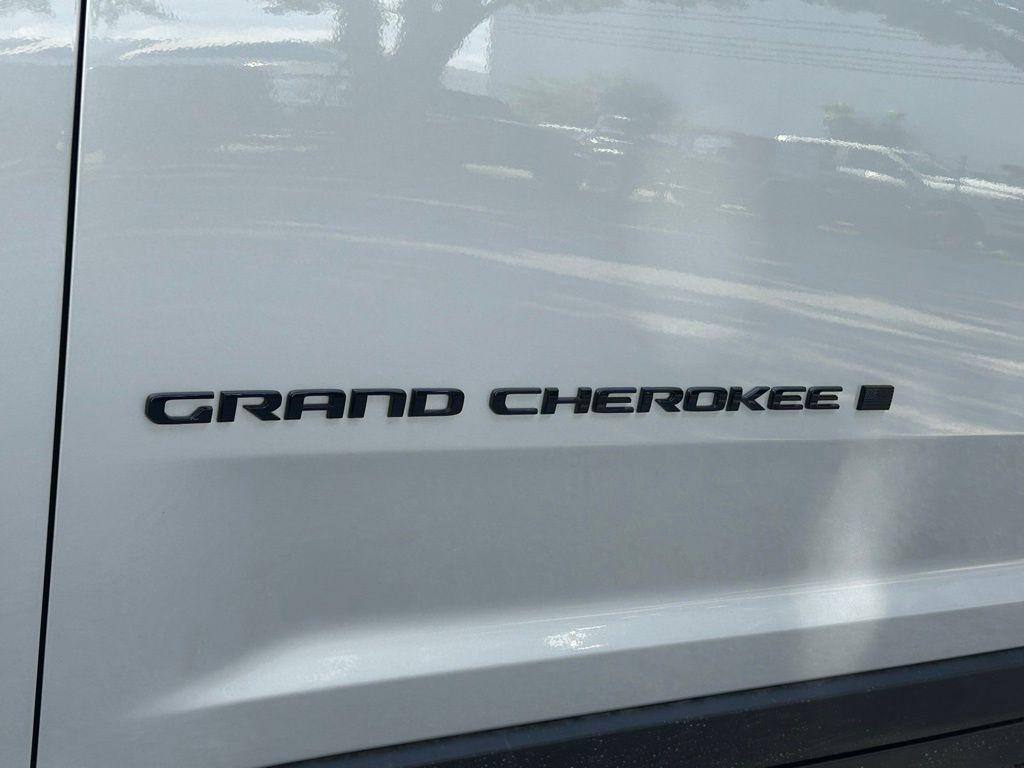 new 2025 Jeep Grand Cherokee L car, priced at $43,699