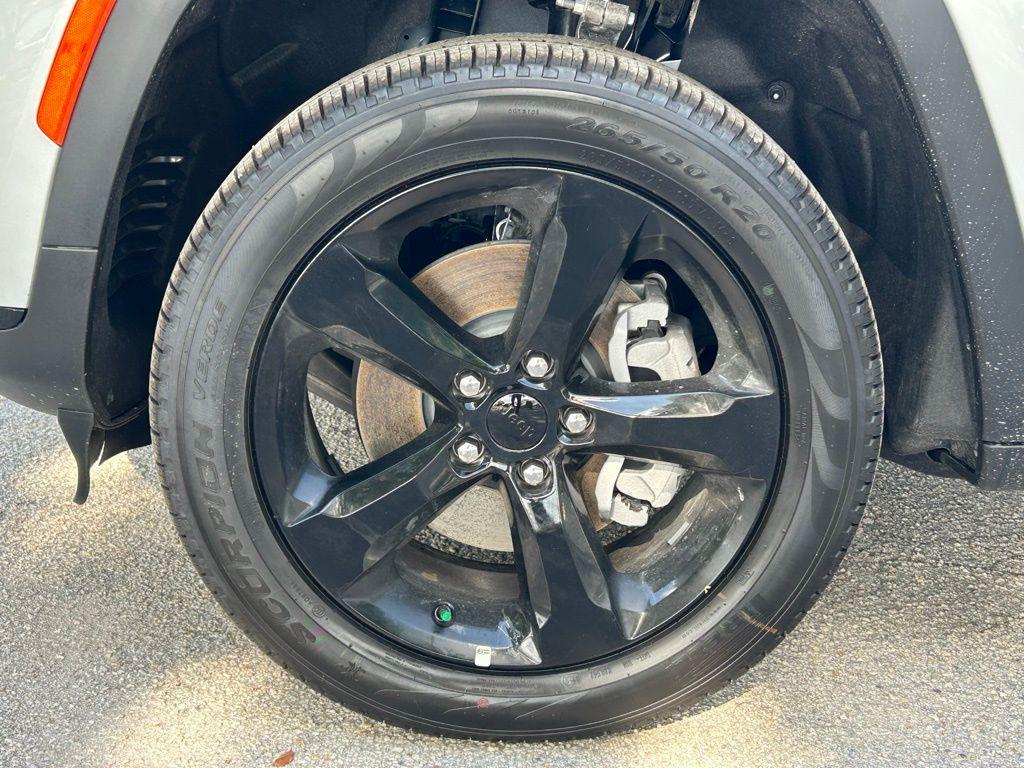 new 2025 Jeep Grand Cherokee L car, priced at $43,699
