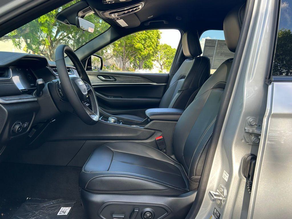 new 2025 Jeep Grand Cherokee L car, priced at $43,699