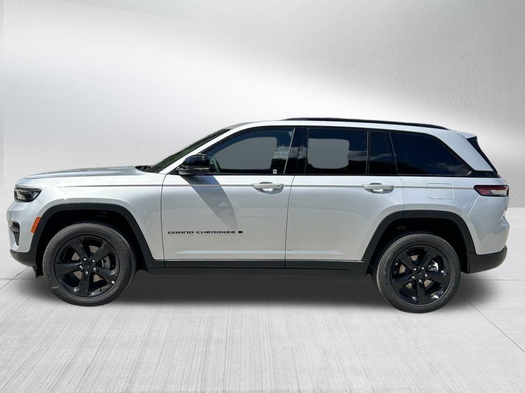 new 2024 Jeep Grand Cherokee car, priced at $38,679