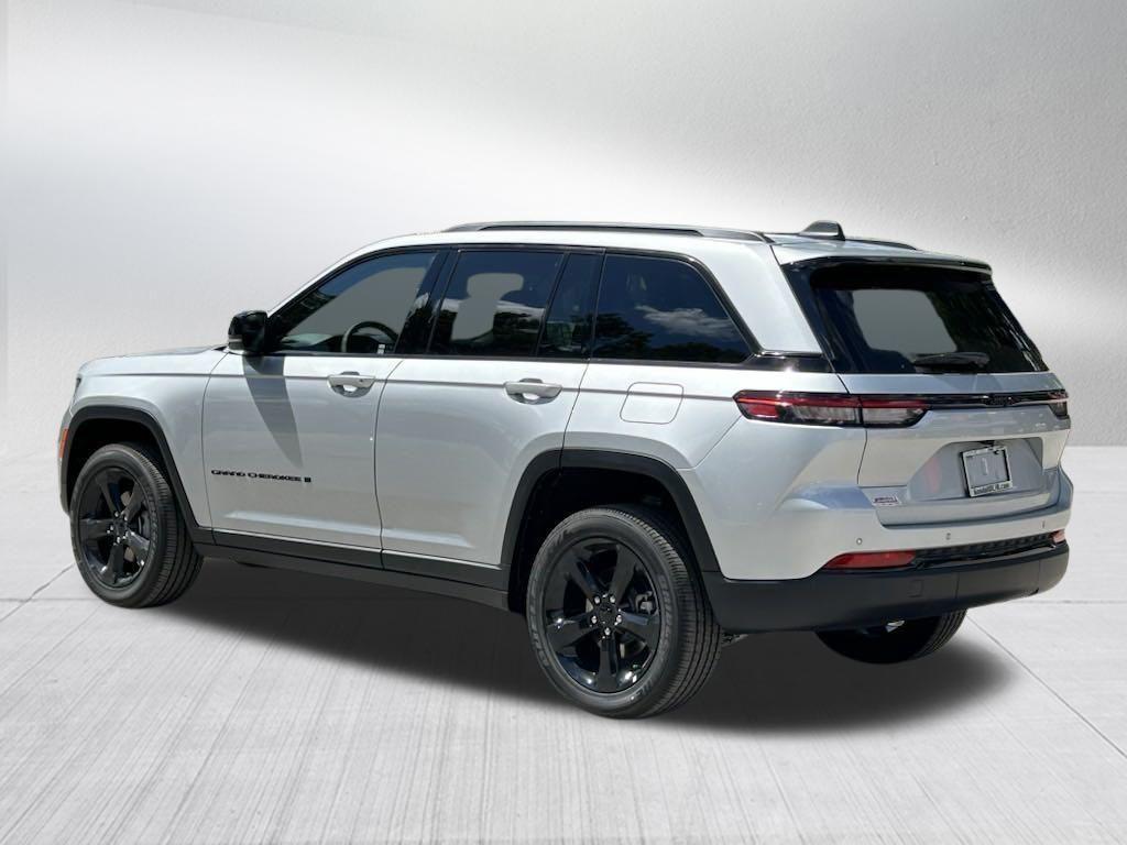 new 2024 Jeep Grand Cherokee car, priced at $38,679