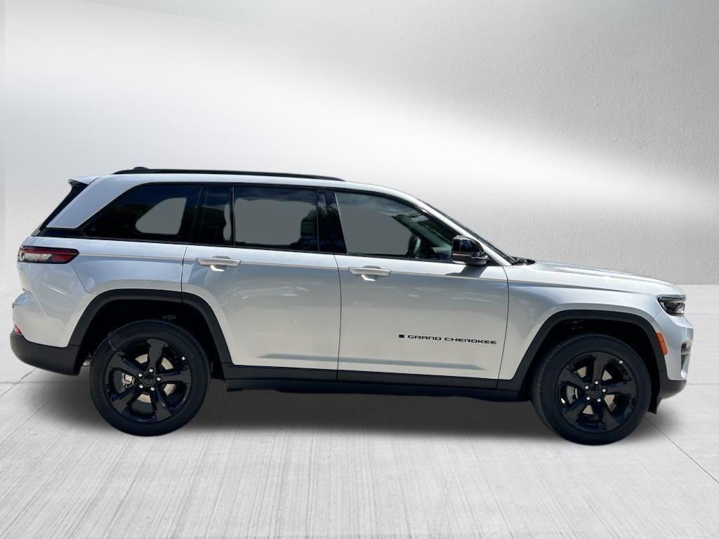 new 2024 Jeep Grand Cherokee car, priced at $38,679