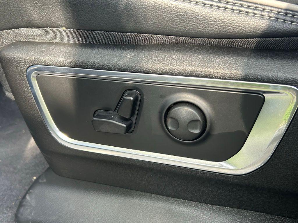 new 2025 Ram 1500 car, priced at $57,928