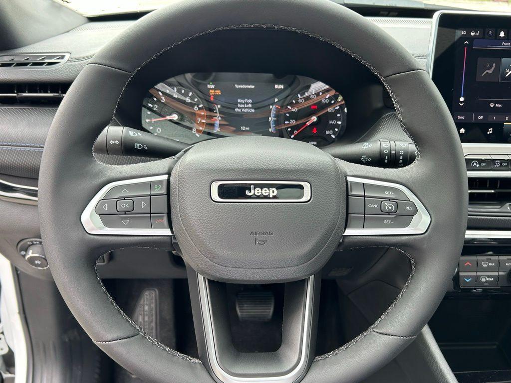new 2025 Jeep Compass car, priced at $33,526