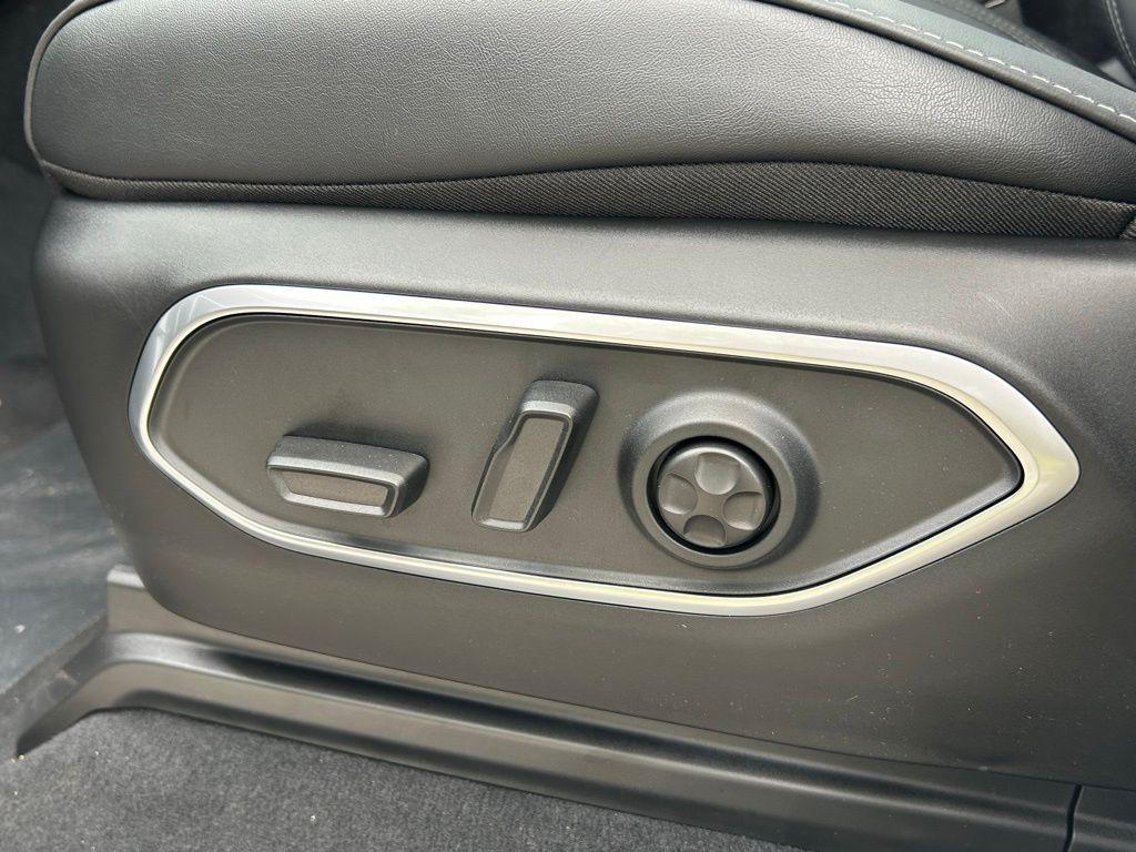 new 2025 Jeep Wagoneer car, priced at $74,247