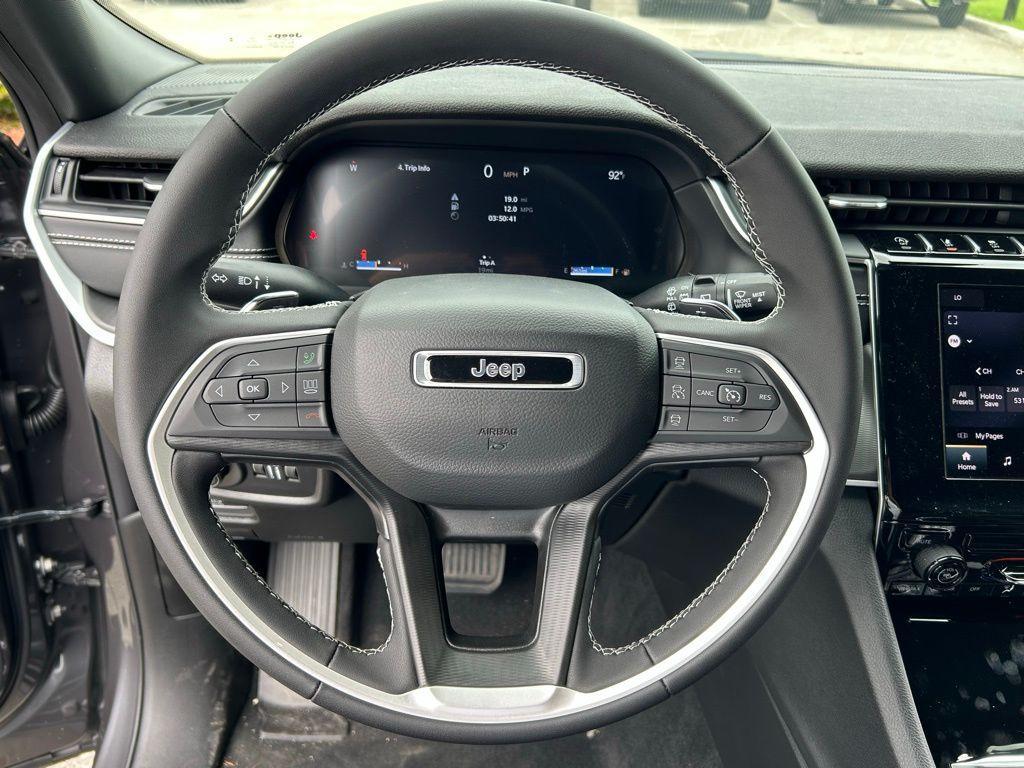 new 2024 Jeep Grand Cherokee L car, priced at $35,886