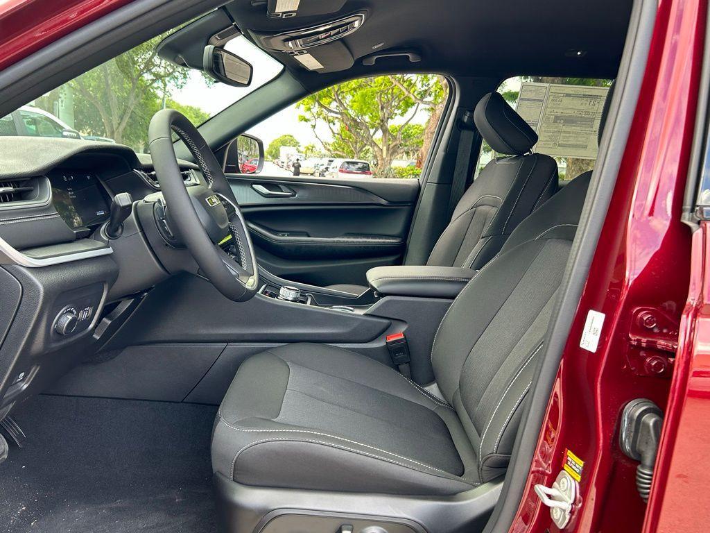 new 2024 Jeep Grand Cherokee L car, priced at $35,886