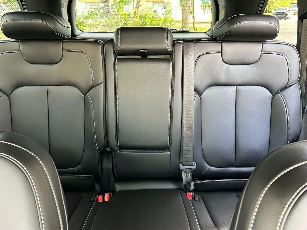 new 2025 Jeep Grand Cherokee car, priced at $39,148