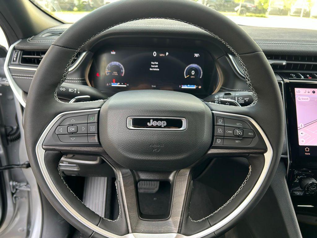 new 2025 Jeep Grand Cherokee car, priced at $39,148