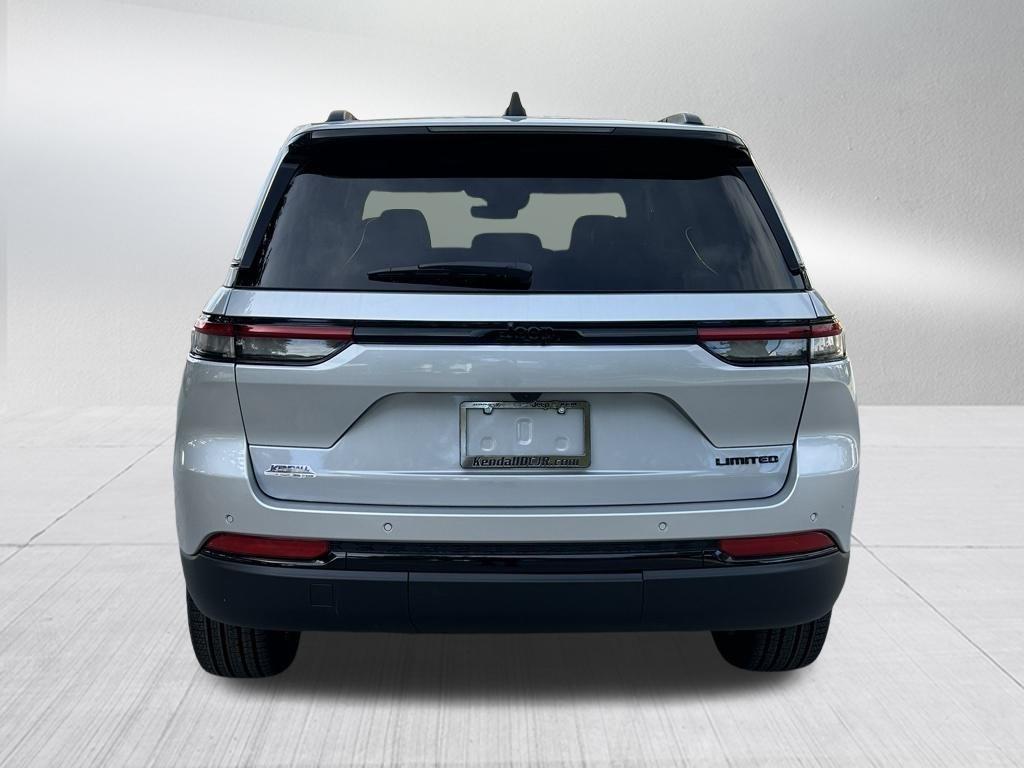 new 2025 Jeep Grand Cherokee car, priced at $39,148