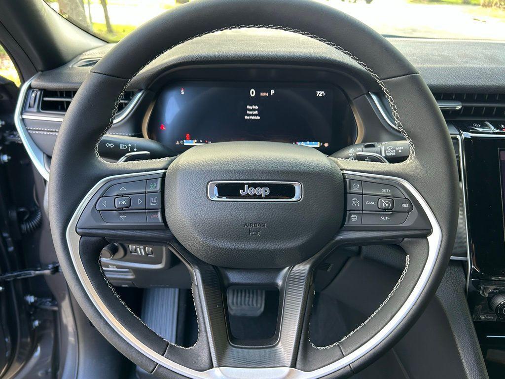 new 2025 Jeep Grand Cherokee car, priced at $38,857
