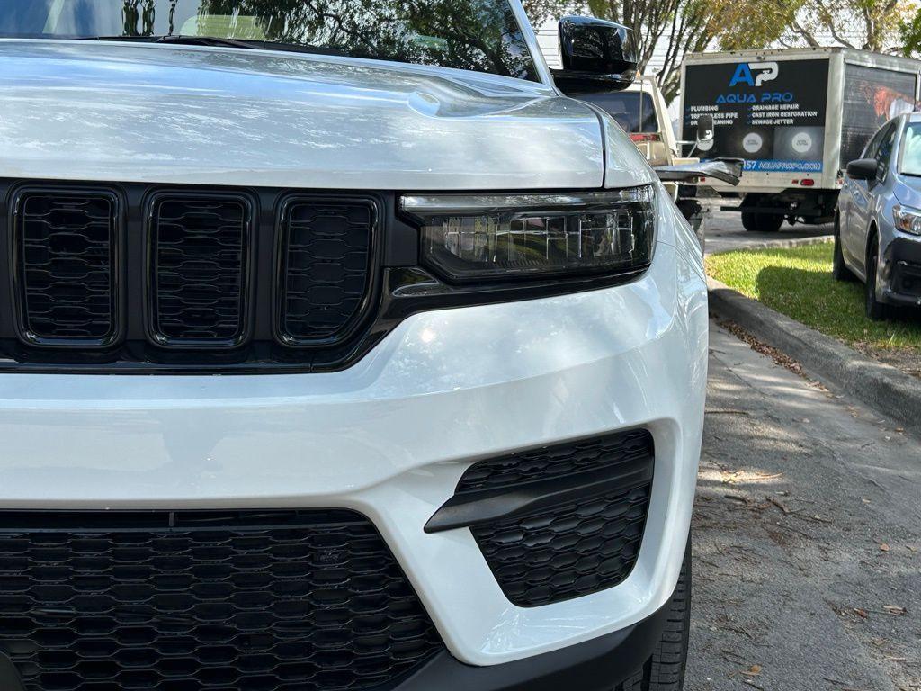 new 2024 Jeep Grand Cherokee car, priced at $37,206