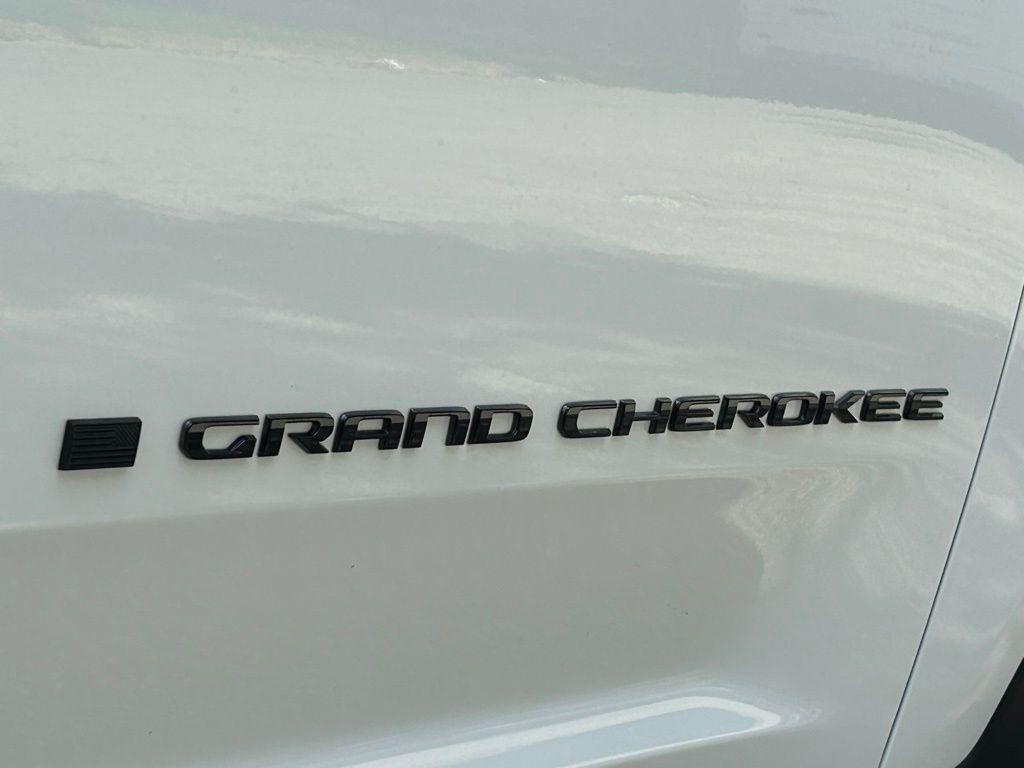 new 2024 Jeep Grand Cherokee car, priced at $37,206