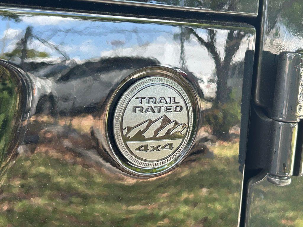 new 2025 Jeep Gladiator car, priced at $45,947