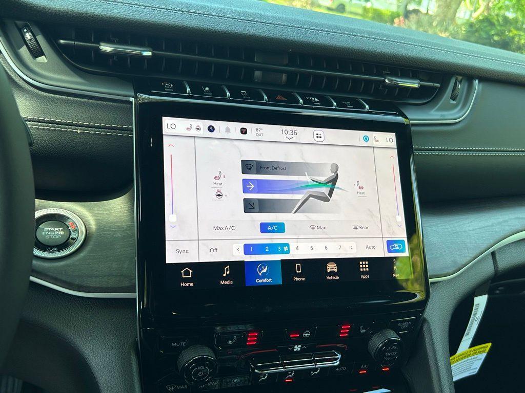 new 2025 Jeep Grand Cherokee car, priced at $37,619