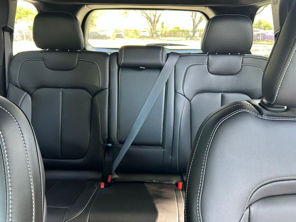 new 2025 Jeep Grand Cherokee car, priced at $37,619