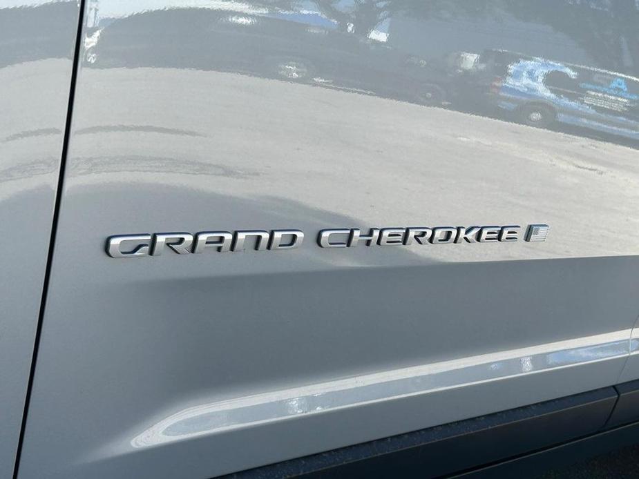 new 2024 Jeep Grand Cherokee L car, priced at $38,010