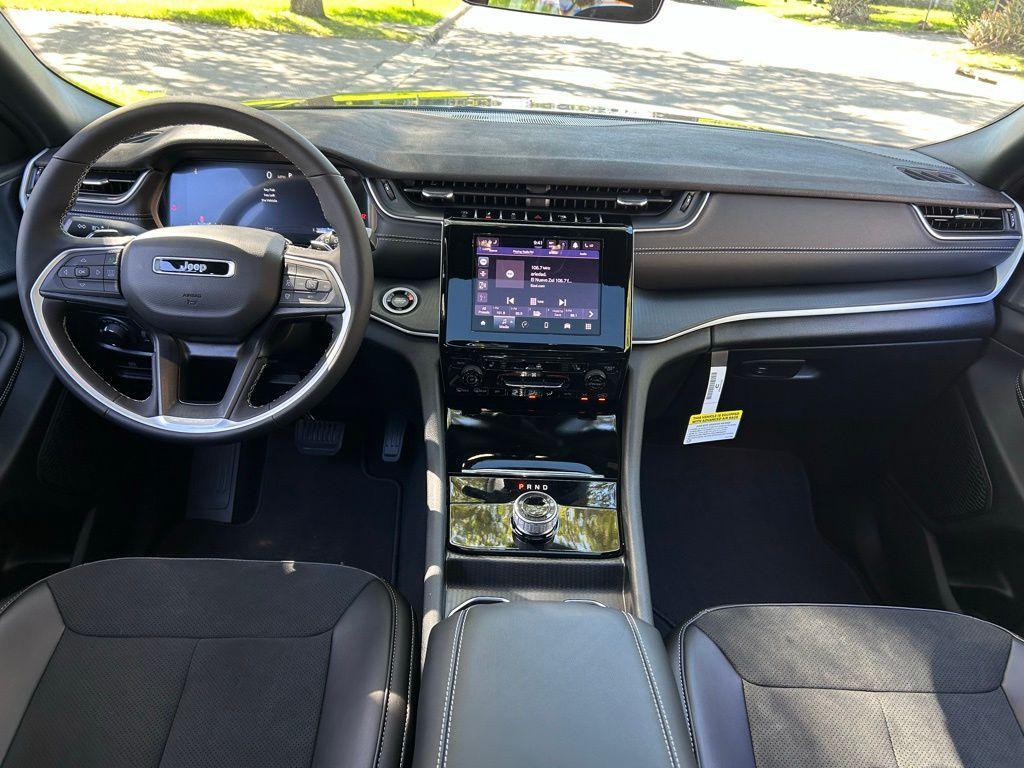 new 2025 Jeep Grand Cherokee car, priced at $39,951