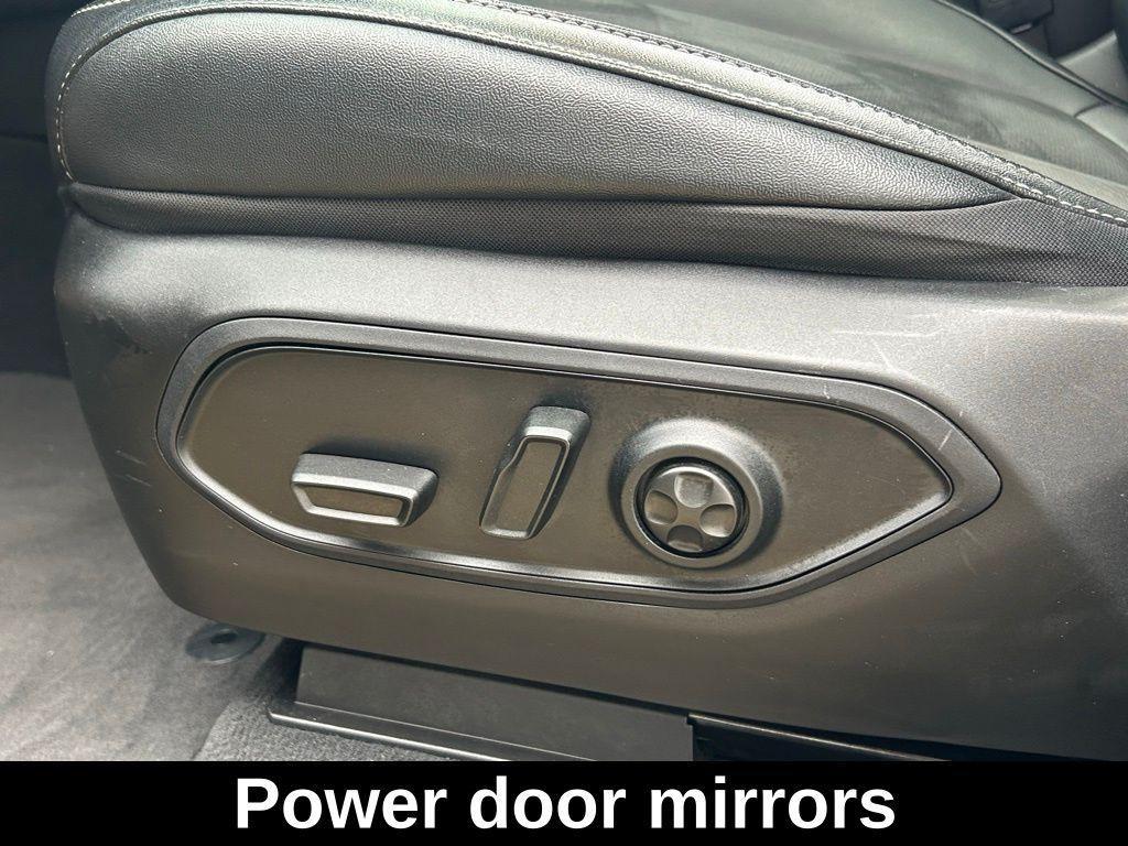 used 2024 Jeep Grand Cherokee car, priced at $34,111