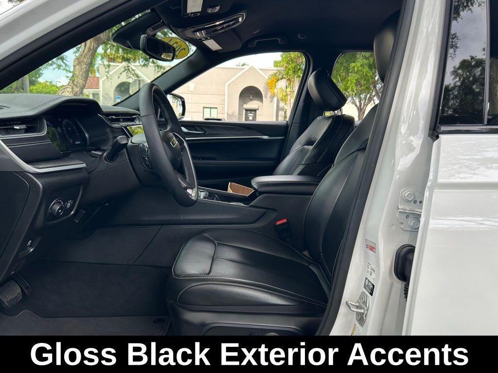 used 2024 Jeep Grand Cherokee car, priced at $34,995