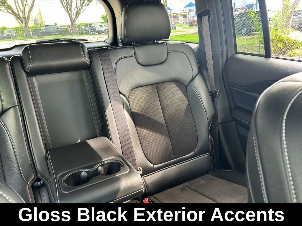 used 2024 Jeep Grand Cherokee car, priced at $32,896