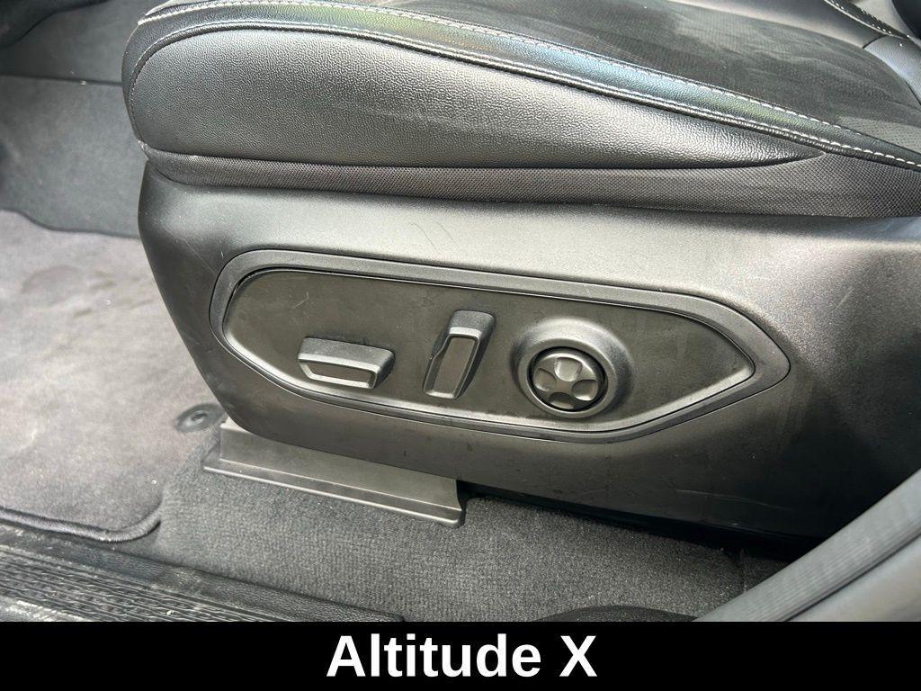 used 2024 Jeep Grand Cherokee car, priced at $32,896