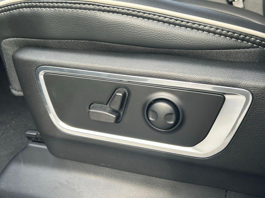 new 2025 Ram 1500 car, priced at $56,619