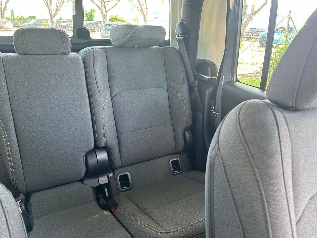 new 2025 Jeep Gladiator car, priced at $38,260