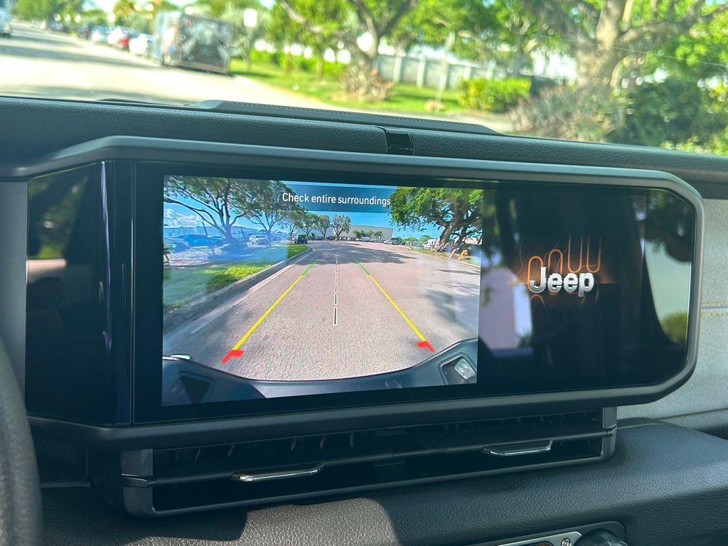 new 2025 Jeep Gladiator car, priced at $38,260