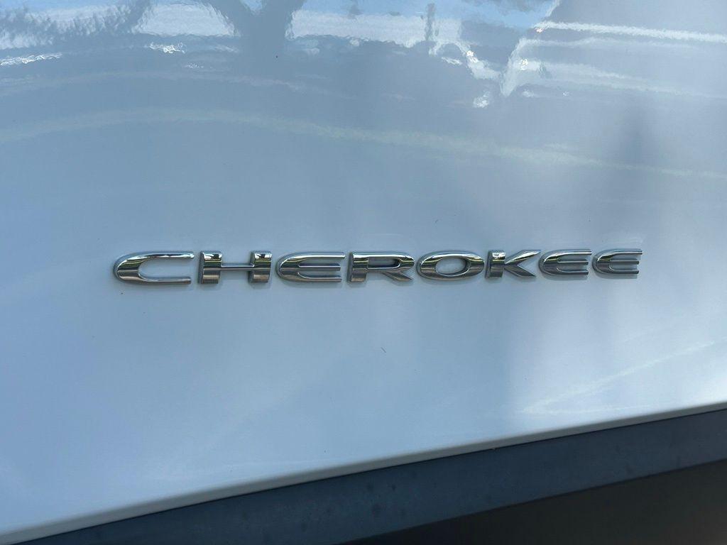 used 2021 Jeep Cherokee car, priced at $20,191