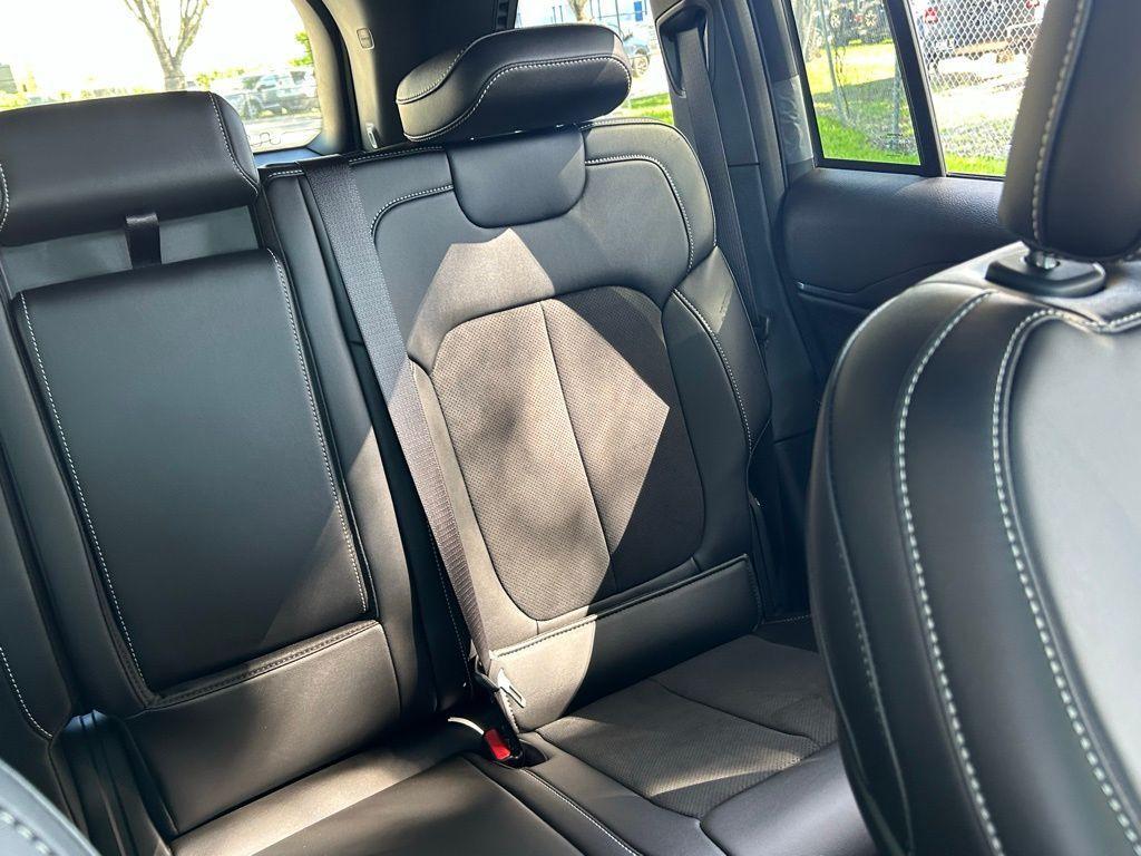 new 2025 Jeep Grand Cherokee car, priced at $38,452