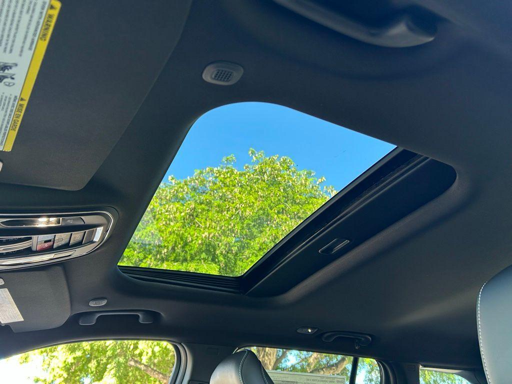 new 2025 Jeep Grand Cherokee car, priced at $38,452