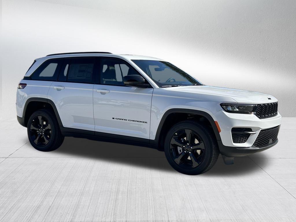 new 2025 Jeep Grand Cherokee car, priced at $38,452