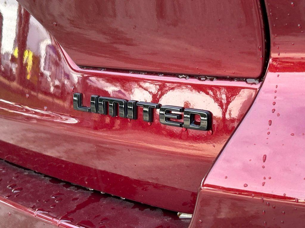 new 2025 Jeep Grand Cherokee car, priced at $41,905
