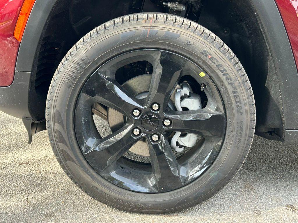 new 2025 Jeep Grand Cherokee car, priced at $41,905
