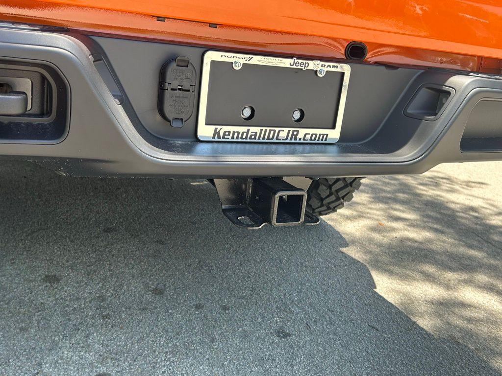 new 2025 Jeep Gladiator car, priced at $46,937