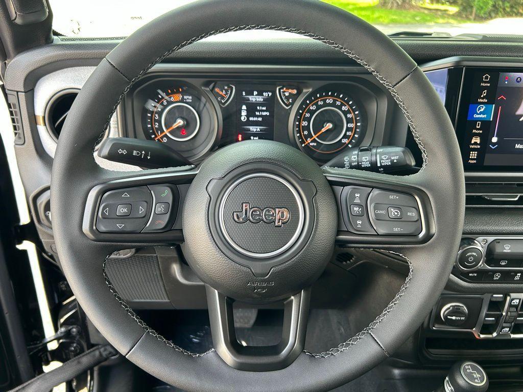 new 2025 Jeep Wrangler car, priced at $41,537