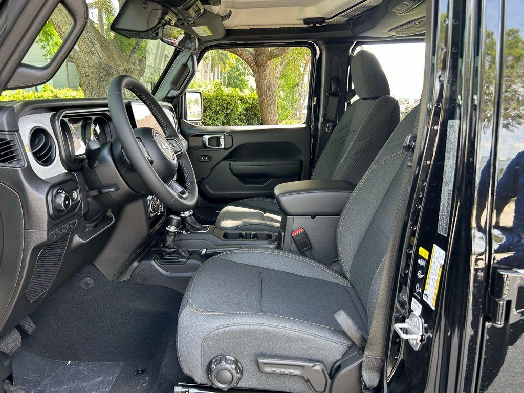 new 2025 Jeep Wrangler car, priced at $41,537