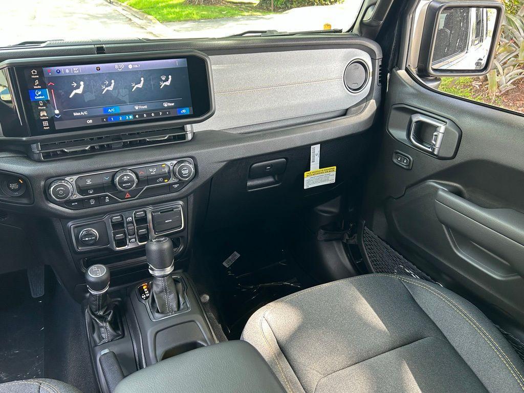 new 2025 Jeep Wrangler car, priced at $41,537