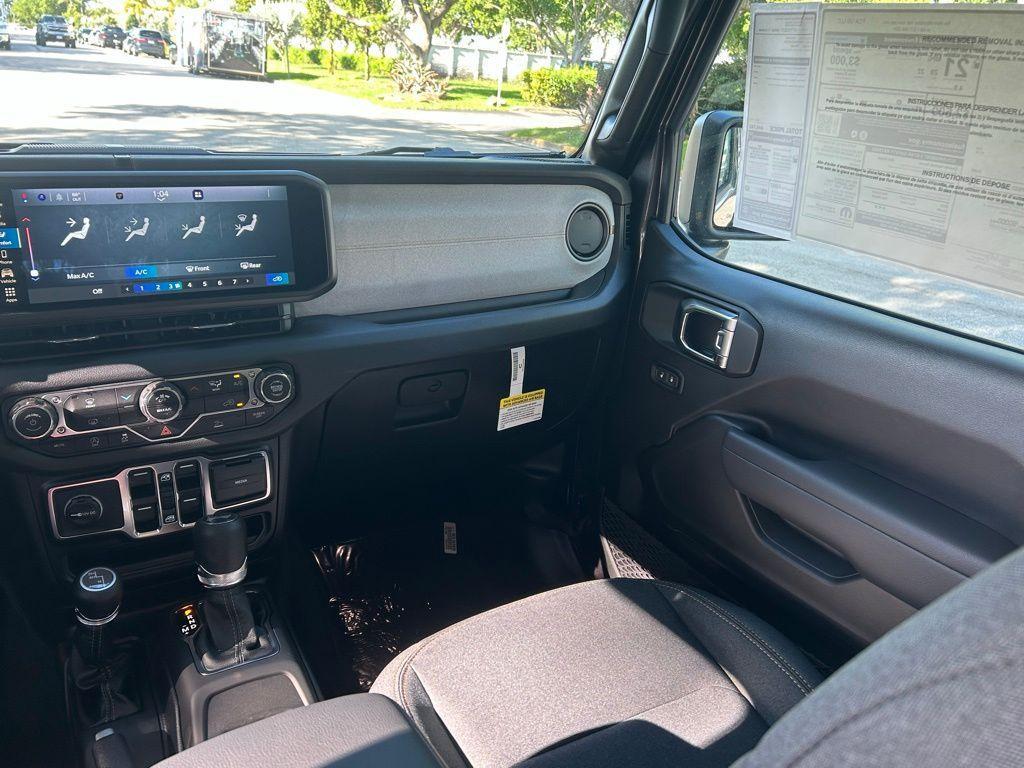 new 2025 Jeep Wrangler car, priced at $37,711