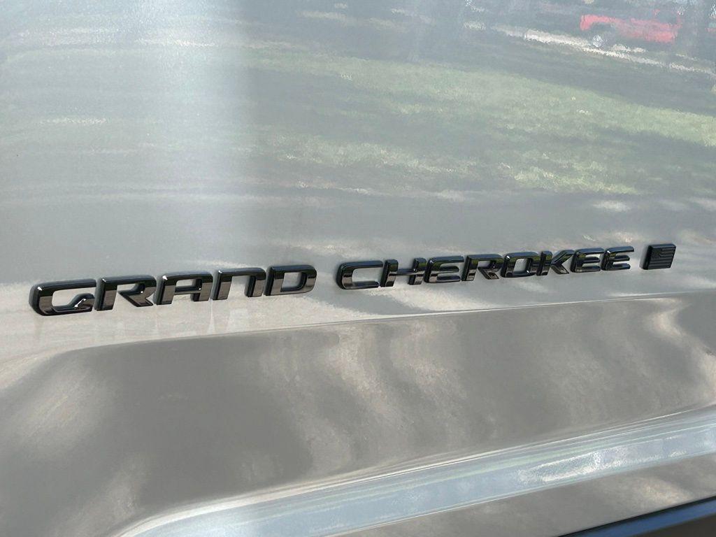 new 2024 Jeep Grand Cherokee car, priced at $37,678