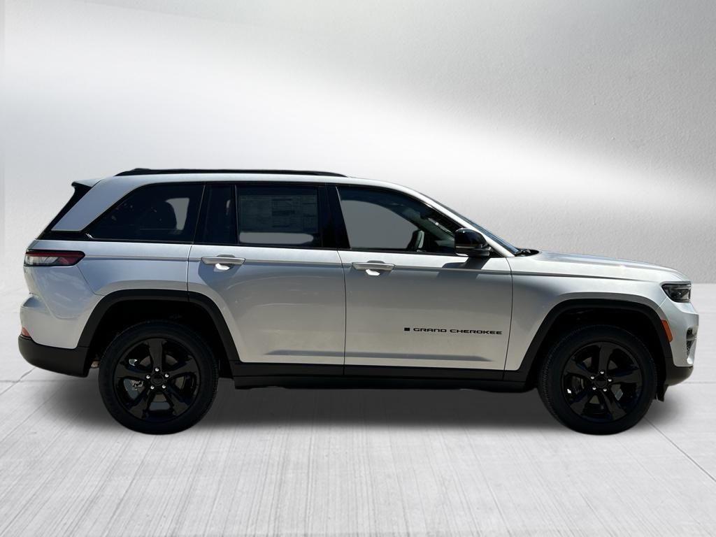 new 2024 Jeep Grand Cherokee car, priced at $37,678