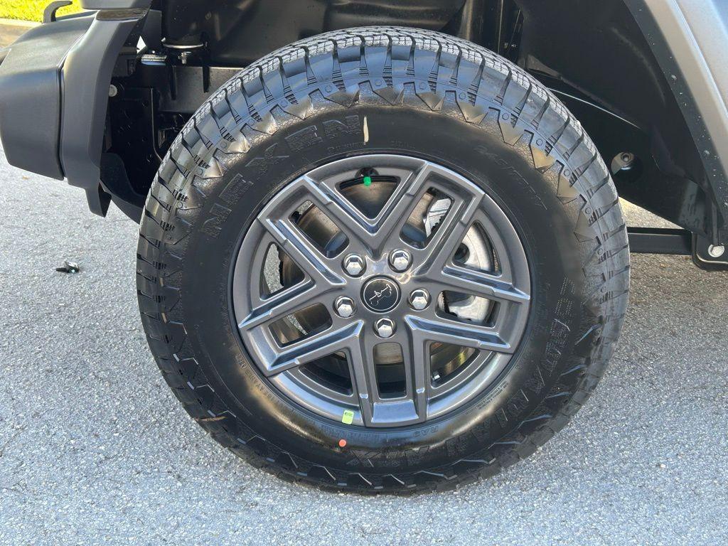 new 2025 Jeep Wrangler car, priced at $38,378