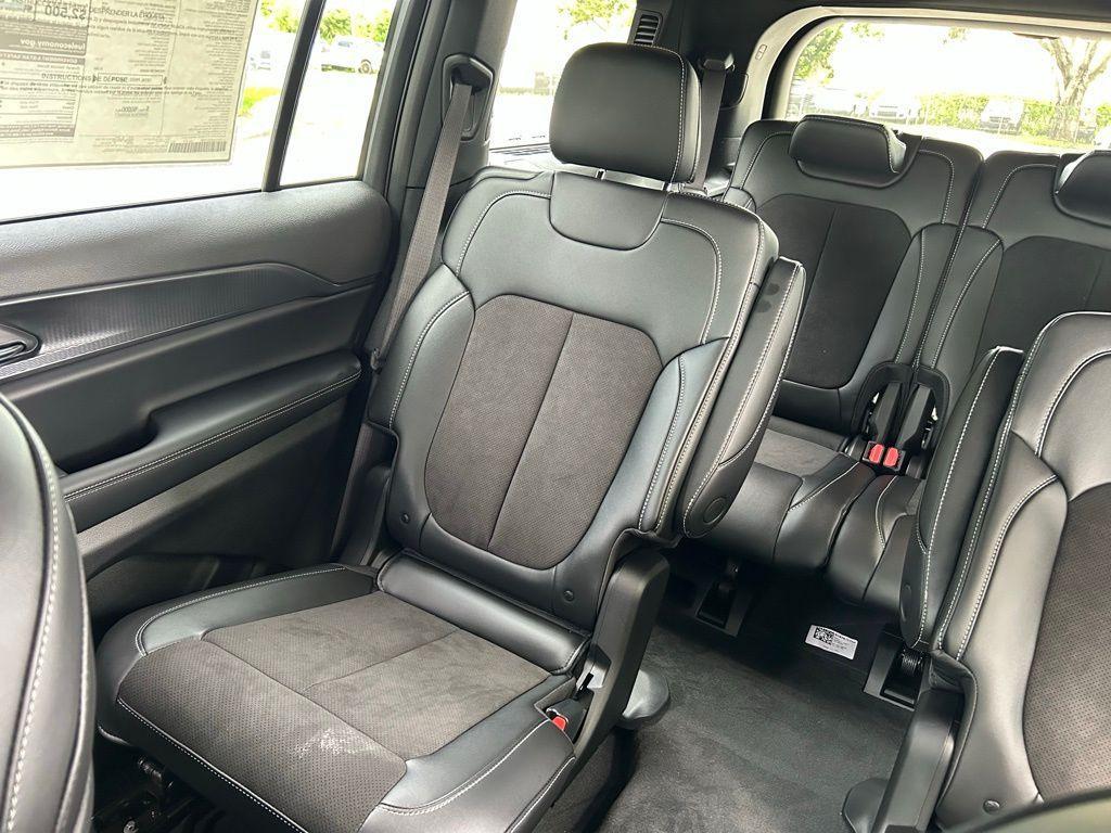 new 2025 Jeep Grand Cherokee L car, priced at $40,566