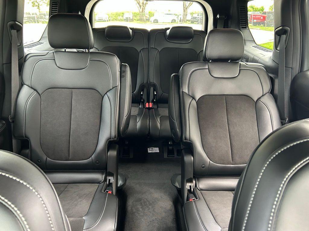 new 2025 Jeep Grand Cherokee L car, priced at $40,566