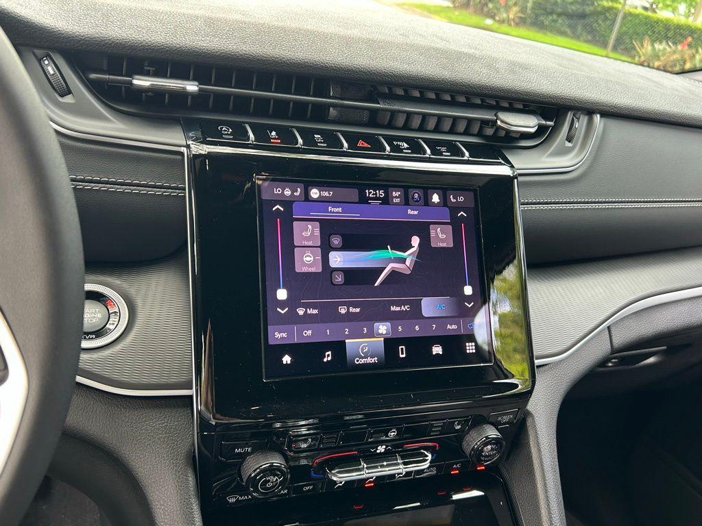 new 2025 Jeep Grand Cherokee L car, priced at $40,566