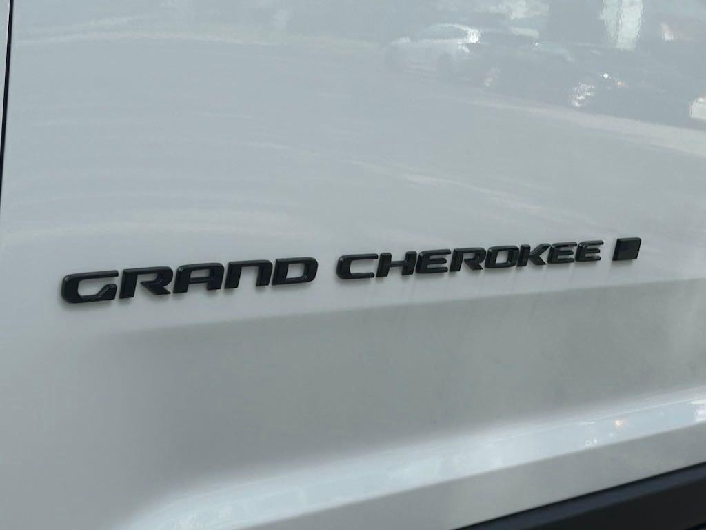 new 2024 Jeep Grand Cherokee L car, priced at $39,191