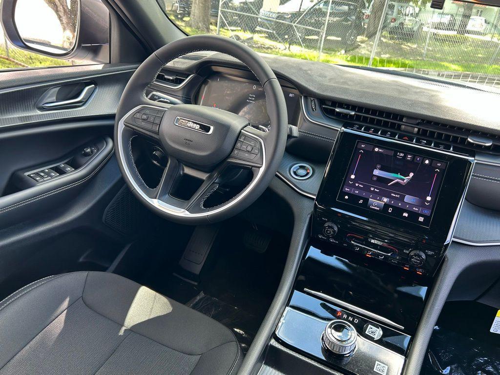 new 2025 Jeep Grand Cherokee car, priced at $34,587