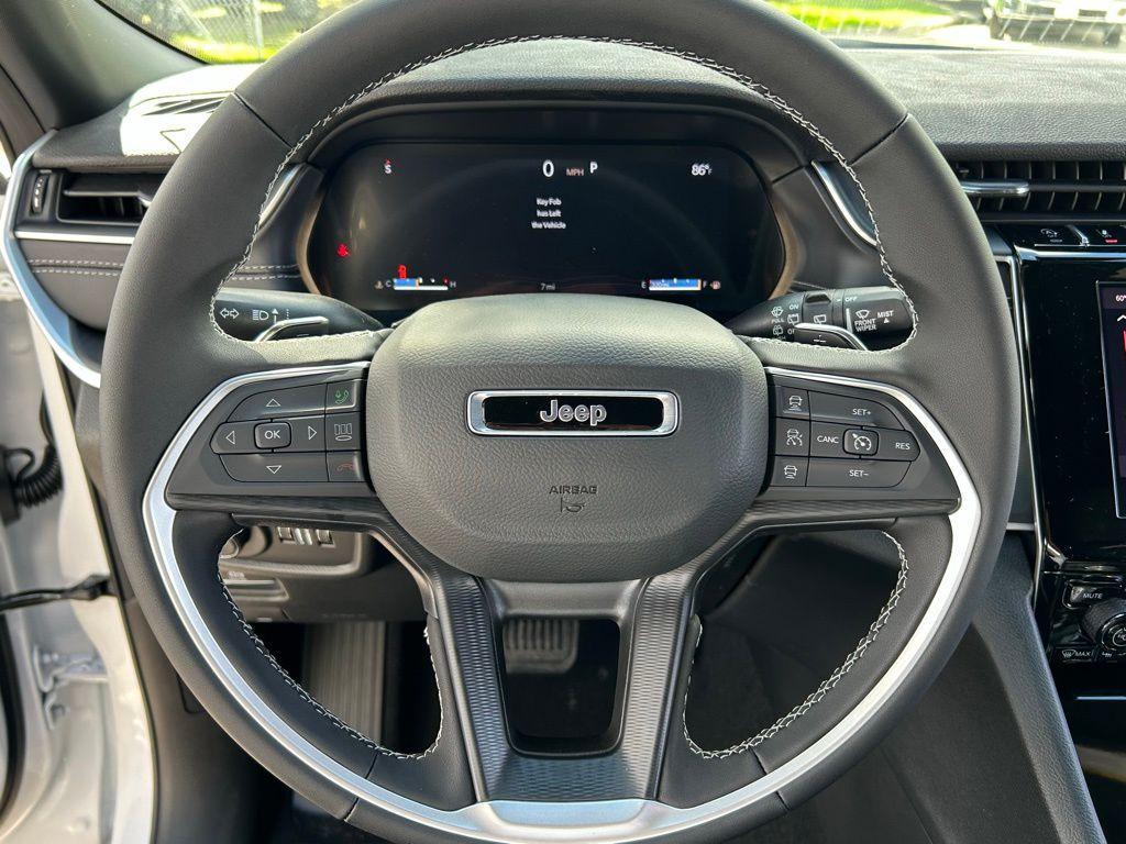 new 2025 Jeep Grand Cherokee car, priced at $34,587