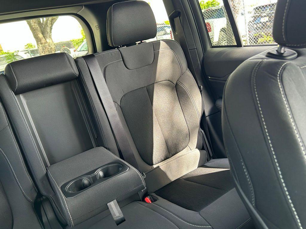 new 2025 Jeep Grand Cherokee car, priced at $34,587